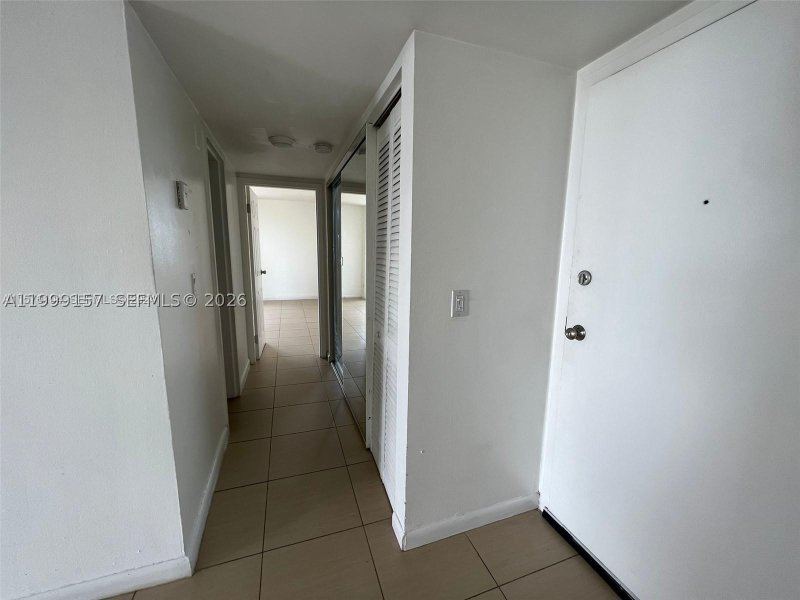 Apartment for rent at Sailboat Cay 1402