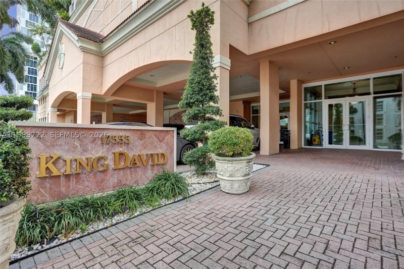 Alquiler de apartamento en King David 1202