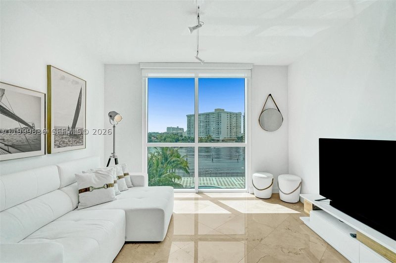 Apartment for rent at Ocean Marine Yacht Club 407