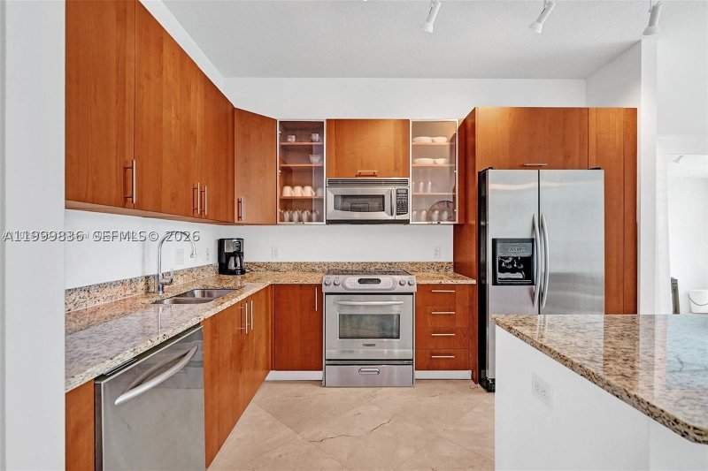 Apartment for rent at Ocean Marine Yacht Club 407