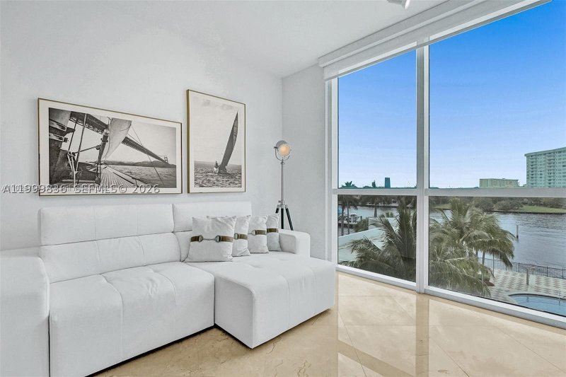 Apartment for rent at Ocean Marine Yacht Club 407