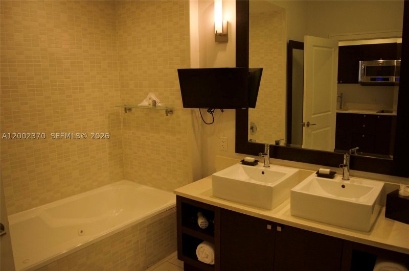 Condo for sale at The Blue Doral 809