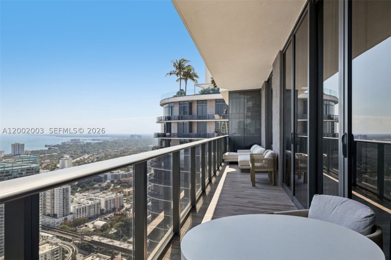 Comprar apartamento en SLS Lux Brickell 4902