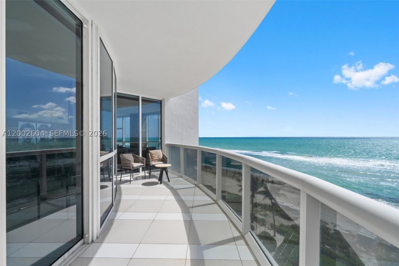 Condo for sale at Trump Royale 709