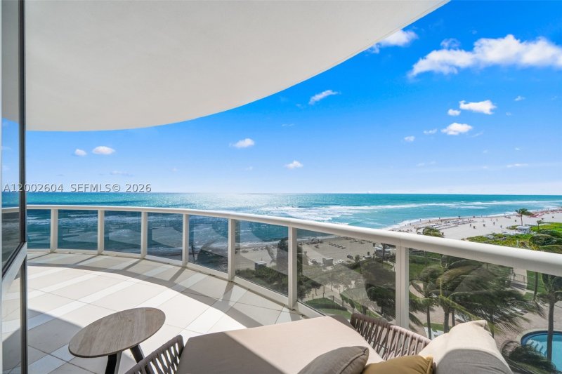 Condo for sale at Trump Royale 709