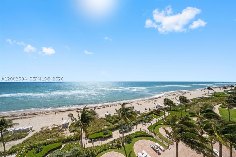 Condo for sale at Trump Royale 709