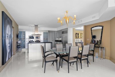 Comprar apartamento no Trump Royale 709