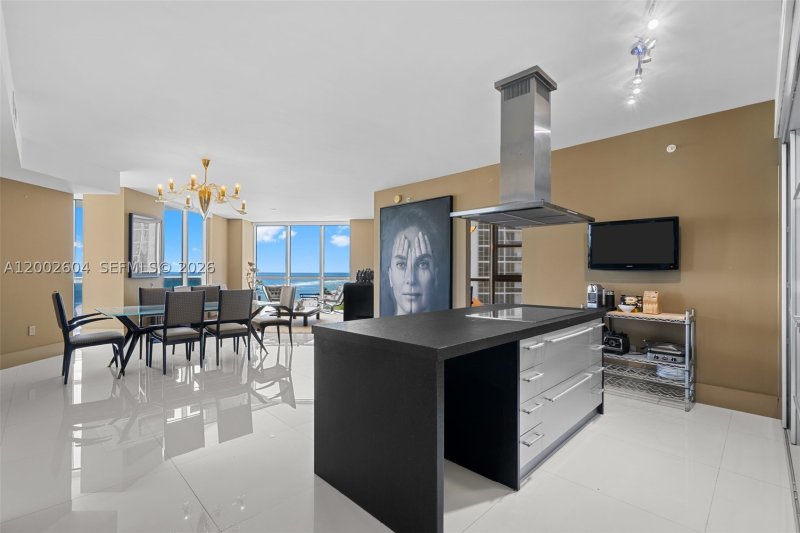 Condo for sale at Trump Royale 709