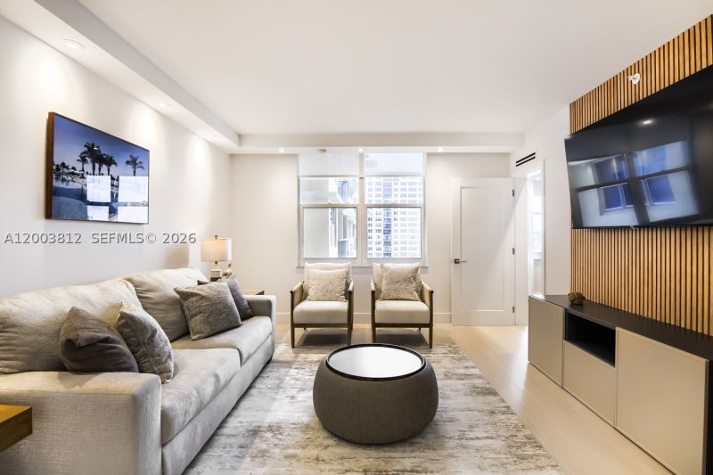 Condo for sale at The Wave Condo 833