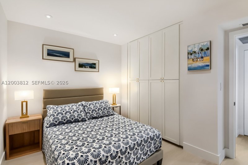 Condo for sale at The Wave Condo 833