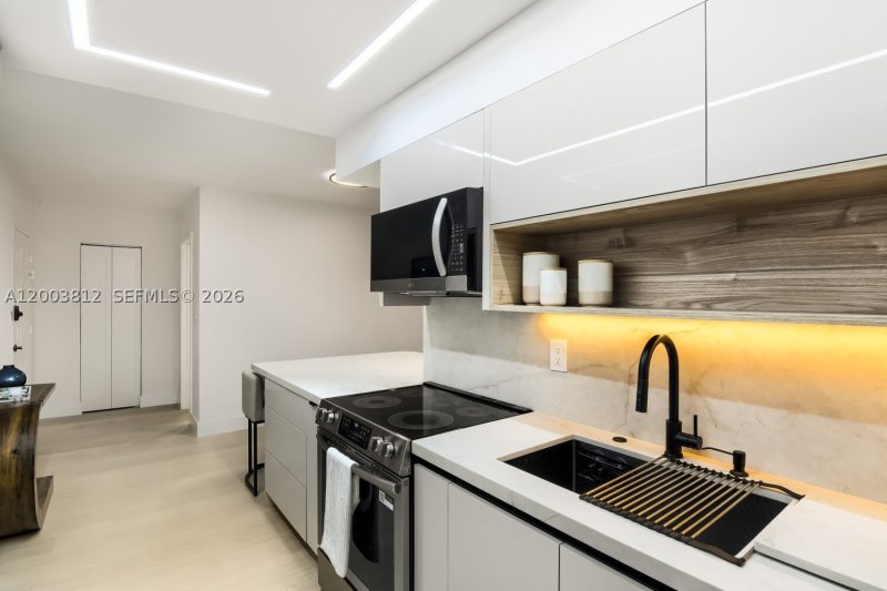 Condo for sale at The Wave Condo 833
