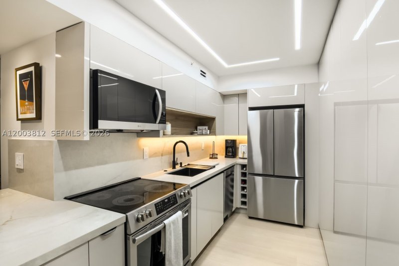 Condo for sale at The Wave Condo 833