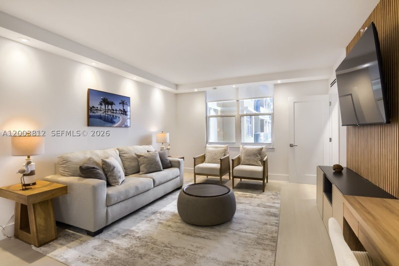 Condo for sale at The Wave Condo 833