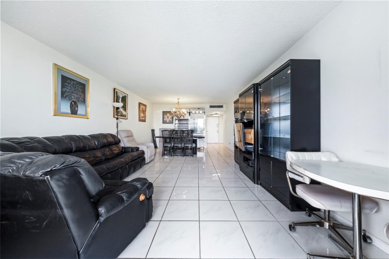 Condo for sale at Olympus Towers 301