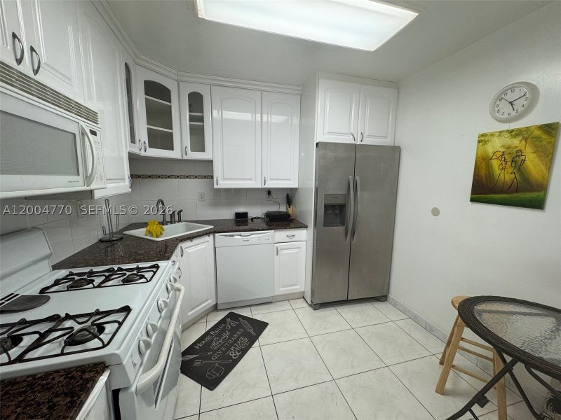 Condo for sale at Parker Plaza Estates 403