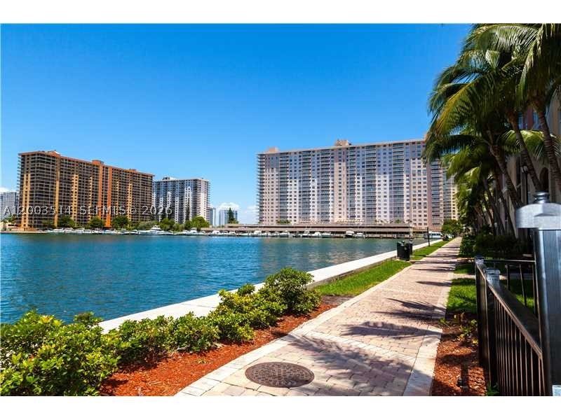Apartment for rent at Porto Bellagio 1913