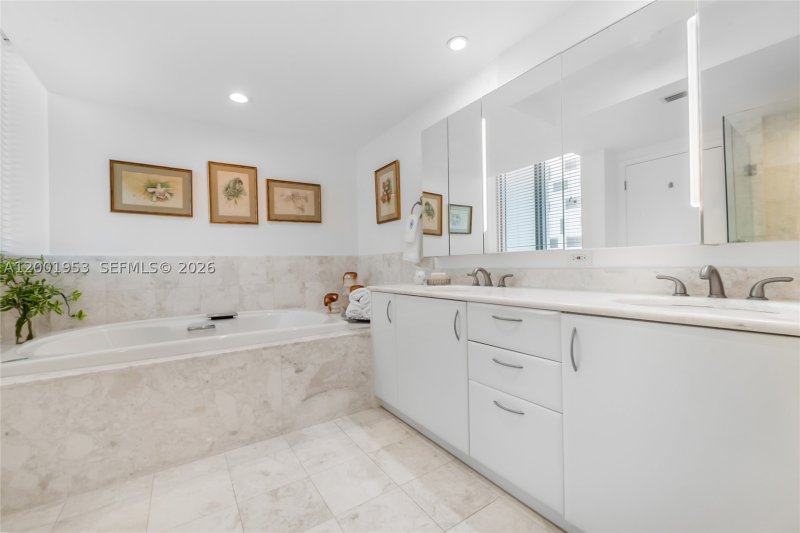 Condo for sale at Jade Brickell 408