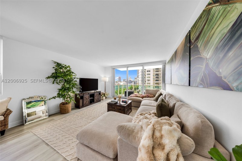 Condo for sale at Mirador 702