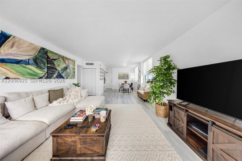 Condo for sale at Mirador 702