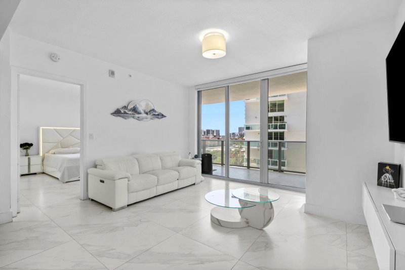 Condo for sale at Aria on The Bay 905