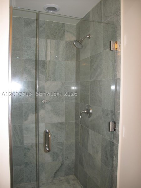 Comprar apartamento en Avenue on Brickell 1050 Tower 2312