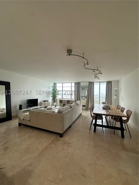 Condo for sale at Bayview Towers B811