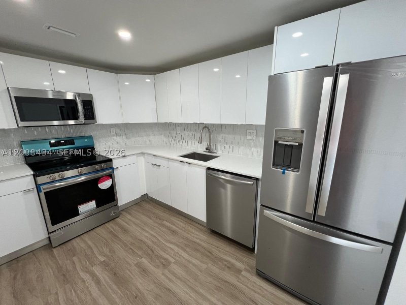 Condo for sale at Arlen House 1120