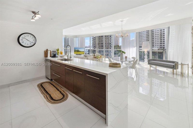 Condo for sale at Icon Brickell Tower I 701