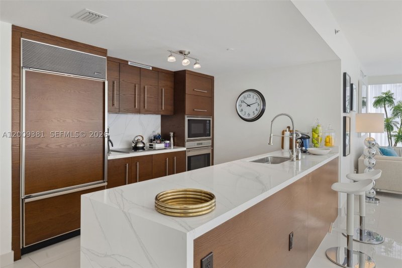 Condo for sale at Icon Brickell Tower I 701