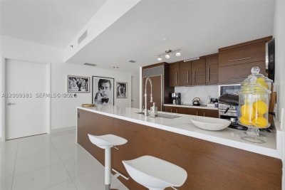 Comprar apartamento no Icon Brickell Tower I 701