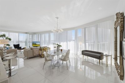 Comprar apartamento no Icon Brickell Tower I 701