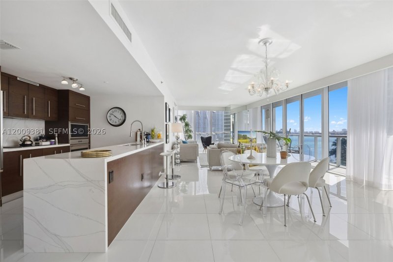 Condo for sale at Icon Brickell Tower I 701
