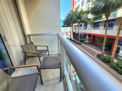 Costa Hollywood Apt #S207