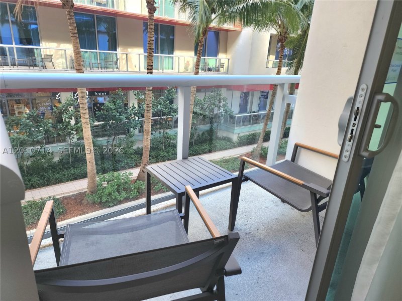 Condo for sale at Costa Hollywood S207