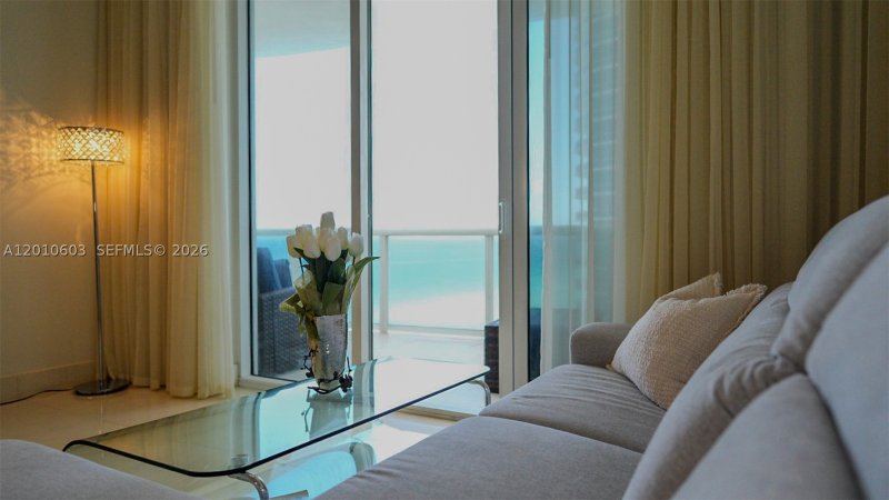 Alquiler de apartamento en Trump Tower Two 1102