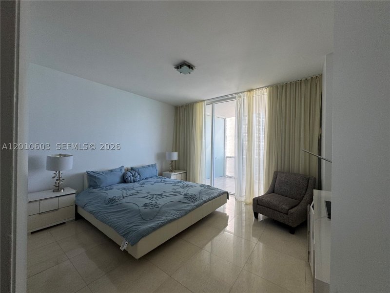 Alquiler de apartamento en Trump Tower Two 1102