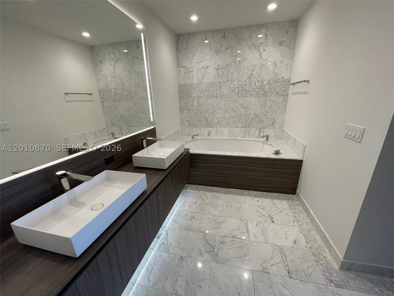 Apartment for rent at Brickell Flatiron PH5908