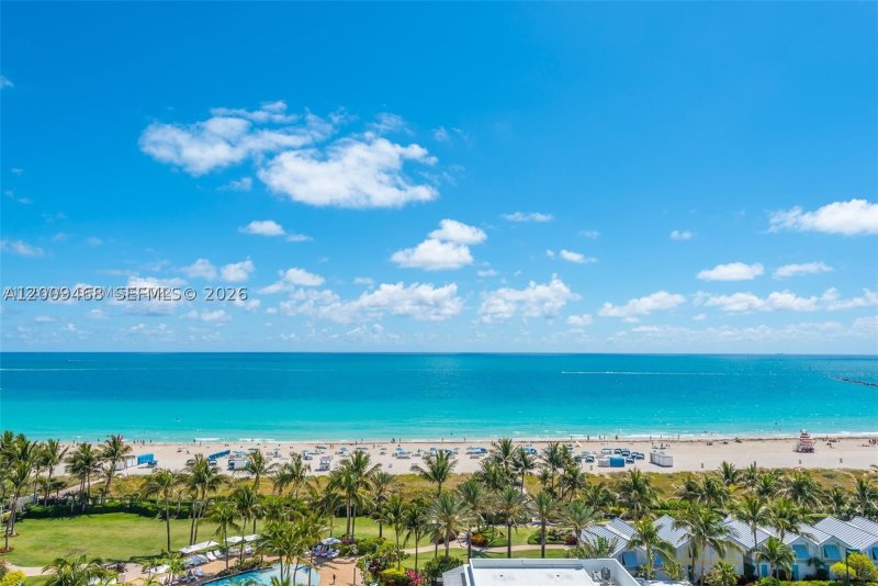 Condo for sale at Continuum I South 1206