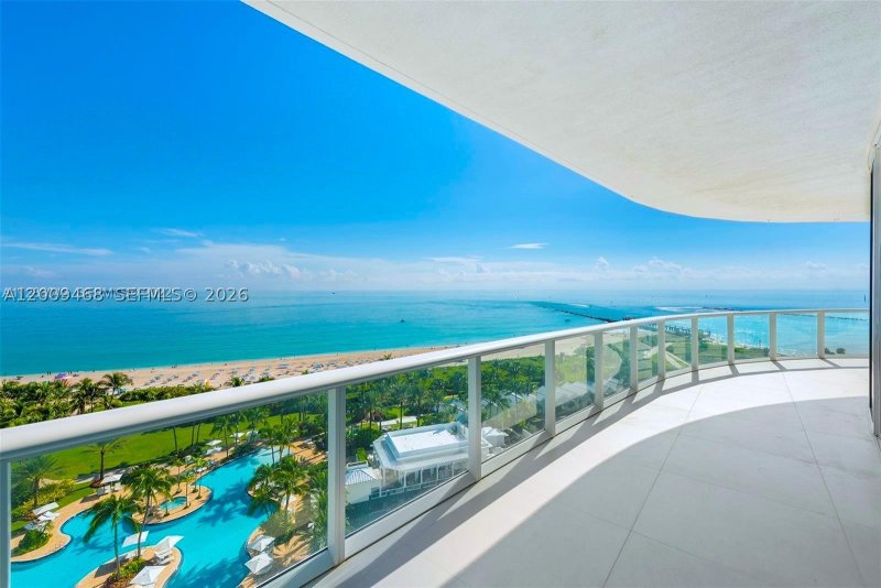 Condo for sale at Continuum I South 1206