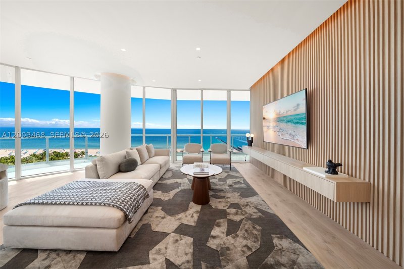 Condo for sale at Continuum I South 1206