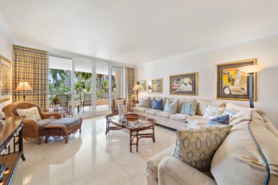 Comprar apartamento no Ocean Tower Two 404