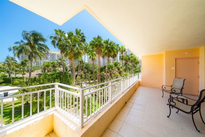 Comprar apartamento no Ocean Tower Two 404