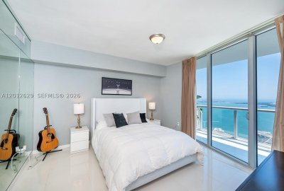 Comprar apartamento no Icon Brickell Tower I 5305