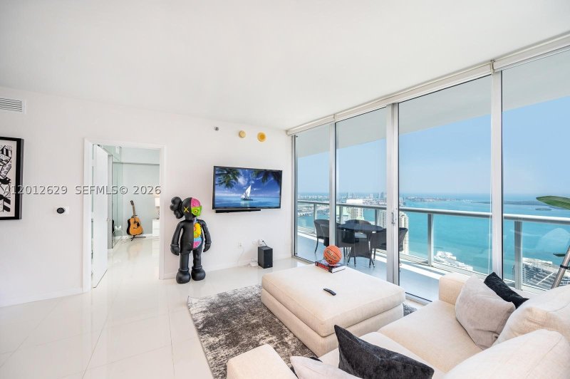 Condo for sale at Icon Brickell Tower I 5305