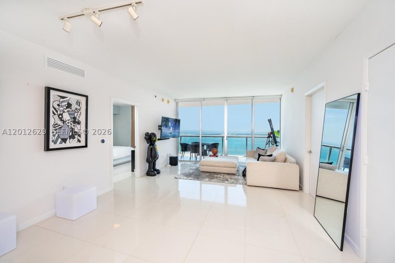 Condo for sale at Icon Brickell Tower I 5305