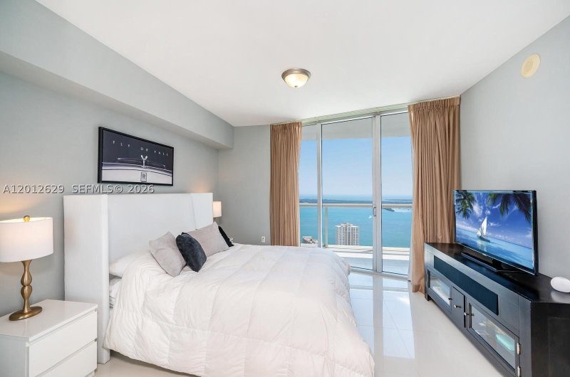 Condo for sale at Icon Brickell Tower I 5305