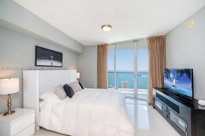 Comprar apartamento no Icon Brickell Tower I 5305