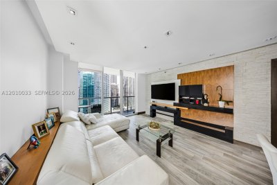 Comprar apartamento no 500 Brickell East Tower 3707