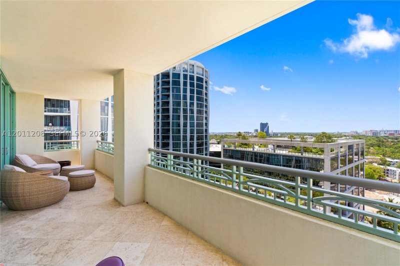 Comprar apartamento en Ritz Carlton Coconut Grove 1505