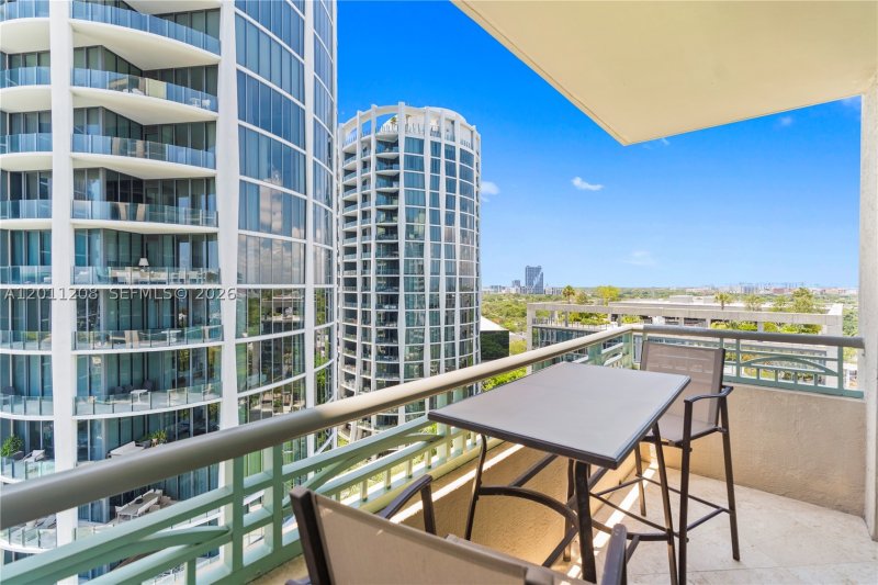 Comprar apartamento en Ritz Carlton Coconut Grove 1505